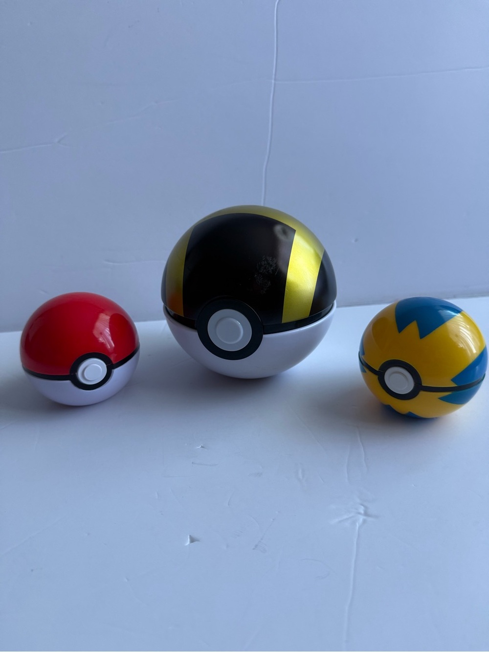 Empty Pokeballs One Tin And Two Clip N Go Quick Balls (no Clips) cosplay Costume